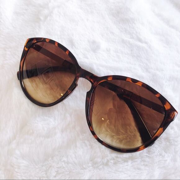 Celia Tortoise Brown Cat Eye Full Rim Sunglasses - Picture 3 of 9